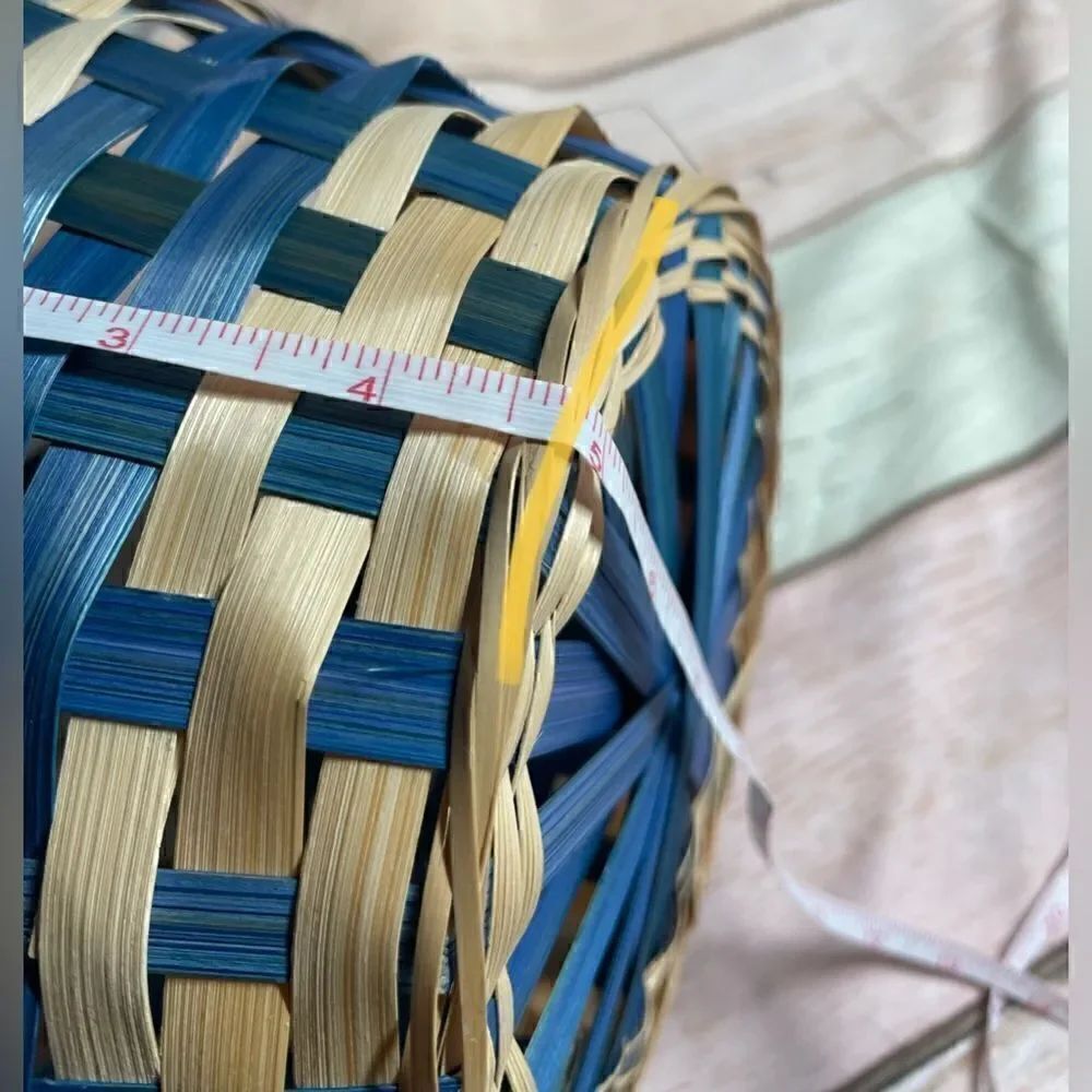 🔥❤️🔥 NEW! Round MultiColor Woven Bamboo Basket Gift Spring Decor - Picture 6 of 7